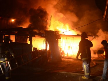 Dos personas fallecen en incendio de vivienda en La Araucanía