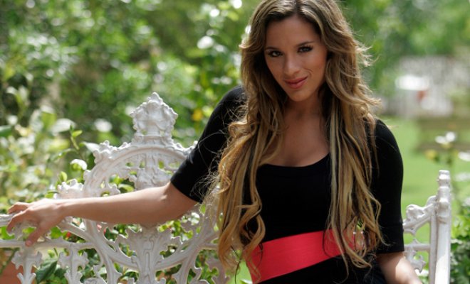 Gianella Marengo sorprende con elegante desnudo para revista masculina