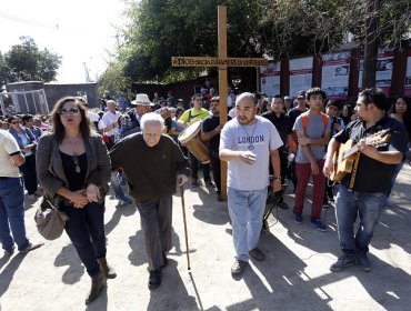 Con Vía Crucis en Villa Grimaldi homenajean a víctimas de la dictadura