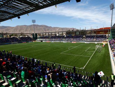 Estadio 'Luis Valenzuela Hermosilla' de Copiapó es clausurado por insalubridad