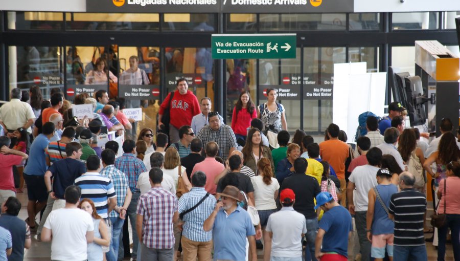 En el aeropuerto detienen a sospechoso de homicidio de Año Nuevo