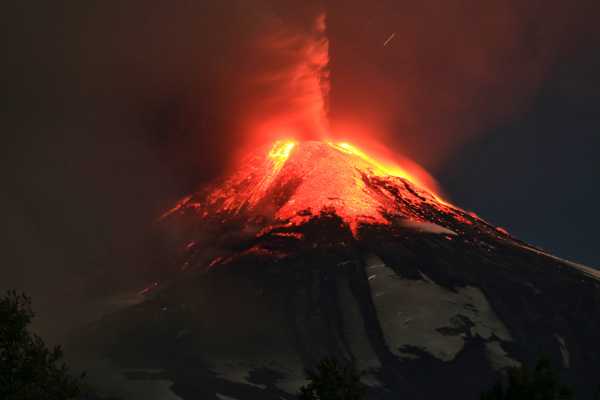 Sernageomin y Onemi evitan polemizar con alcalde de Pucón por activar alarma