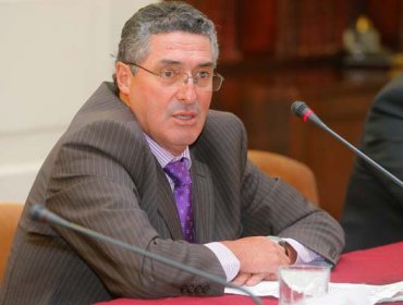 Senador Pizarro reitera que consultora de sus hijos sí efectuó trabajos para SQM