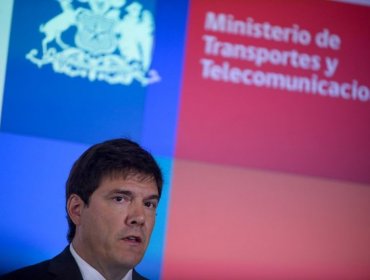 Ministro Gómez-Lobo entregó equipos tecnológicos a albergues en Copiapó