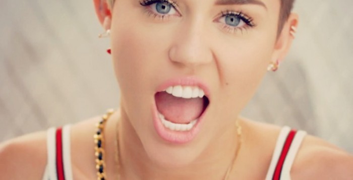Miley Cyrus se inyecta vitaminas para aumentar su energía