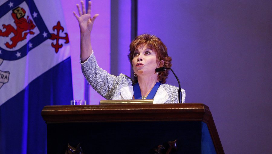 Escritora Isabel Allende: "Me basurearon por 30 años"