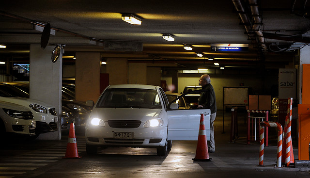 Proyecto por cobros en estacionamientos molesta a la Cámara Nacional de Comercio