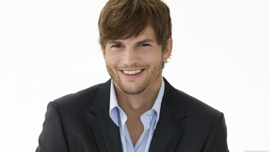 Sorprenden a Ashton Kutcher bebiendo junto a su hija