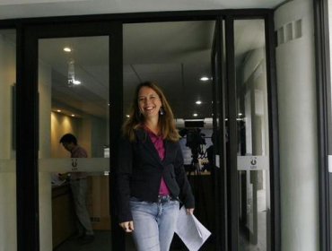 Senadora Von Baer llega a oficinas de su defensa para declarar en caso Penta