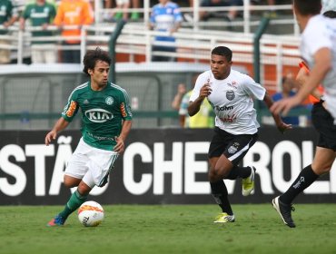 Jorge Valdivia fue titular en igualdad de líder Palmeiras en Torneo Paulista