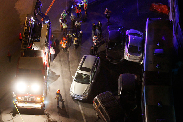Colisión múltiple en rotonda Pérez Zujovic deja un fallecido y una persona lesionada