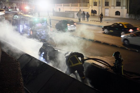 Quema de basuras produjo emergencia afuera de la estación Los Héroes del Metro