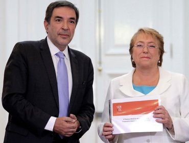 El Servel le entregó a la Presidenta Bachelet propuestas para fortalecer su intuición