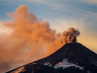 Actvidad del volcán Villarrica sigue siendo inestable según monitoreo