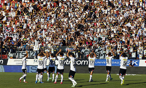 Colo Colo venció con lo justo a Audax y sigue en la pelea por el título