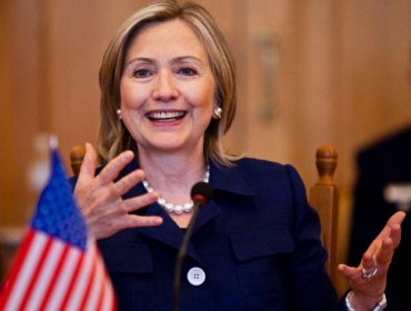 Hillary Clinton anuncia oficialmente su candidatura a presidenciales de 2016