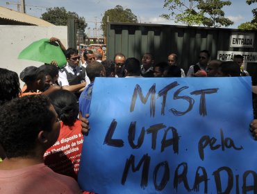 Movimiento 'sin techo' de Brasil ocupa edificios abandonados en Sao Paulo