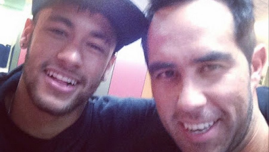 Este lunes Claudio Bravo está de cumpleaños y así fue el saludo de su amigo Neymar