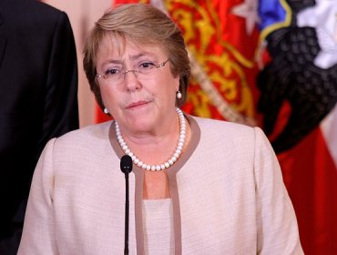 Presidenta Bachelet promulga Acuerdo de Unión Civil: "No queremos espacio para la desprotección"