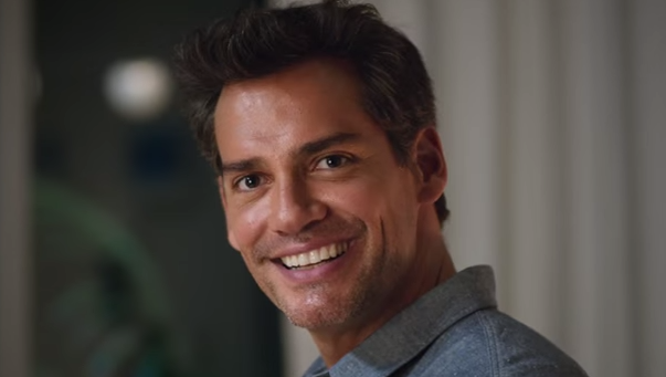De la talla de Antonio Banderas y Ashton Kutcher: Cristián de la Fuente es rostro publicitario de importante marca