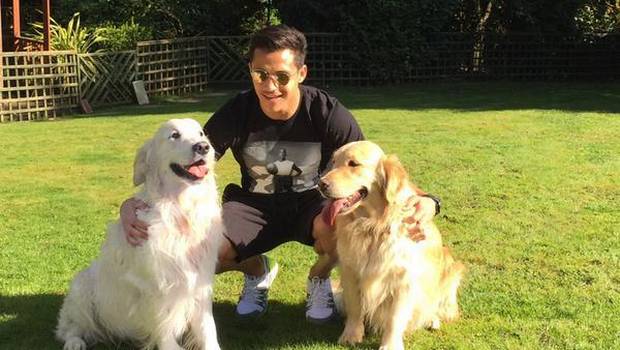 Nuevamente Alexis Sánchez causa furor por mostrar su lado más tierno junto a sus mascotas