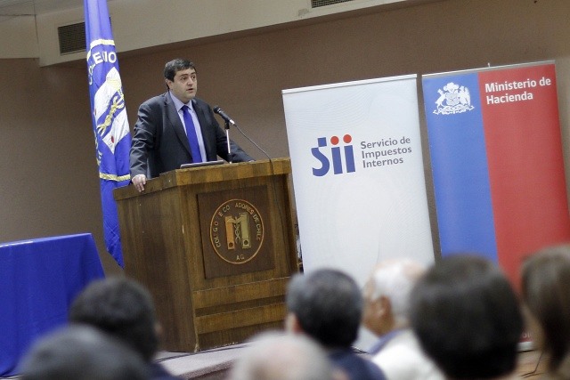 Director del SII asegura que servicio aplicará criterios sin distinción