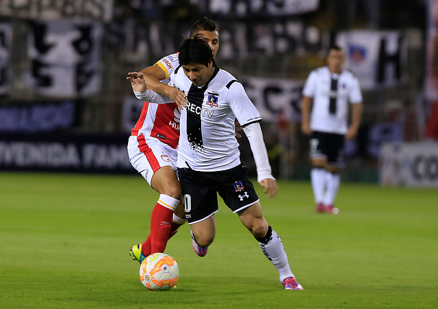 Colo Colo complicó su clasificación en la Copa tras ser goleado por Santa Fe