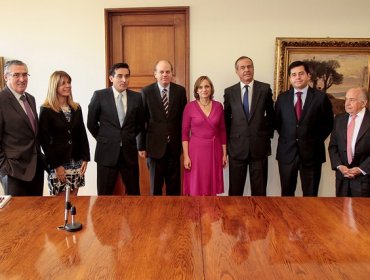 Ministro Peñailillo se reune con la DC, PPD y RN en el Congreso por temas de probidad