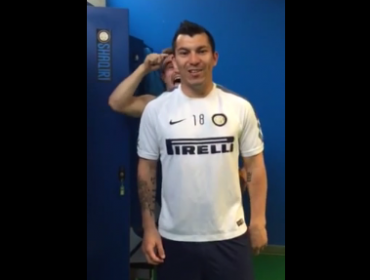Video: Gary Medel le entregó su apoyo a Ingrid Cruz para Reina Guachaca