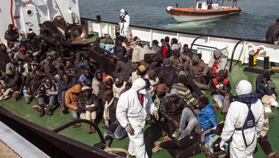 La ayuda a 10.000 inmigrantes en el Mediterráneo no evita una nueva tragedia