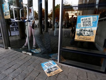 Secundarios protestaron dentro de oficinas de Soquimich