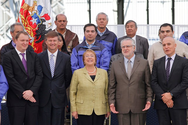 Bachelet firmó decreto que une sistemas eléctricos del Norte Grande y Central