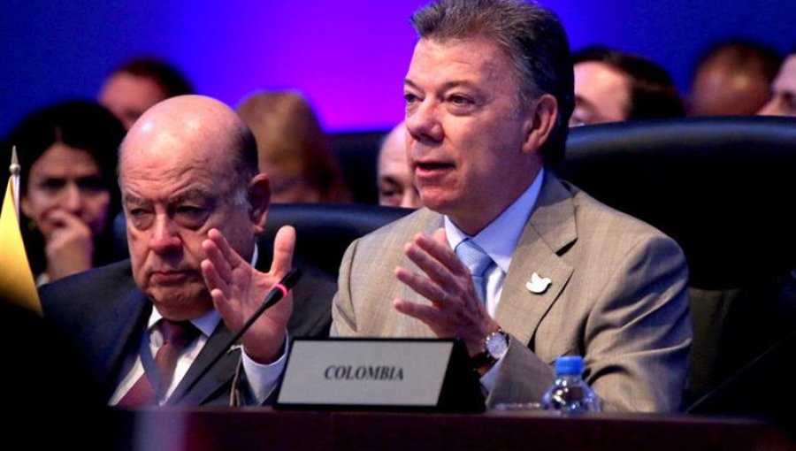 Santos dice que se acaba paciencia y es necesario poner plazos a proceso de paz