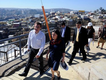 Ministra Saball verificó en terreno obras por incendio de Valparaíso