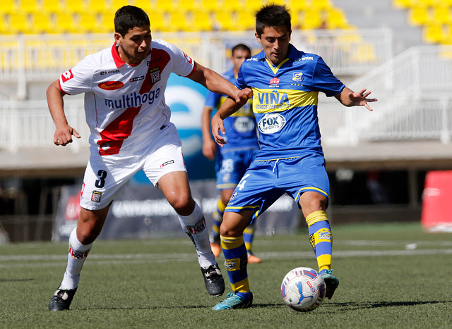 Primera B: Everton empató sin goles ante Curicó como local