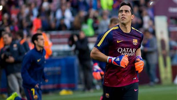 Claudio Bravo felicitó a través de Twitter a Colo Colo por sus 90 años