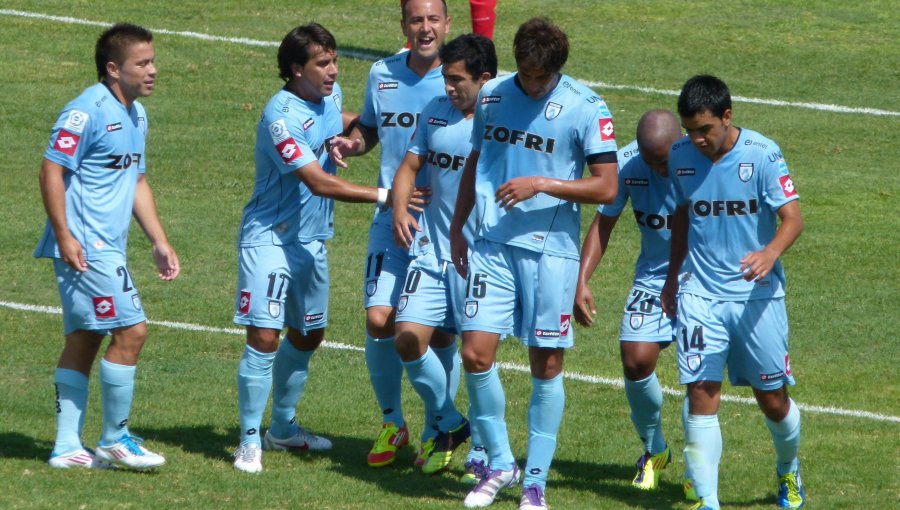 Iquique se toma revancha de Arica y le propina goleada como local