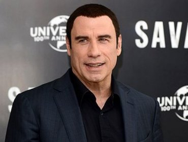 John Travolta sorprende en Florida con donación para centro de artes