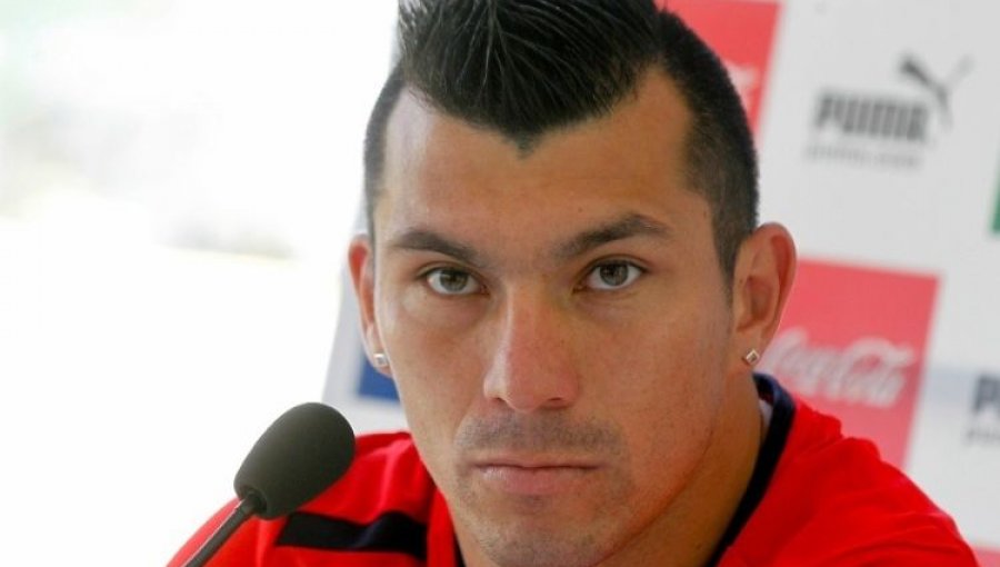 Gary Medel sufre costosa amonestación en empate de Inter ante Milán