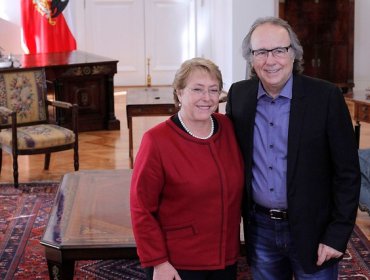 Presidenta Bachelet recibe a cantautor español Joan Manuel Serrat