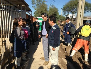 Peñailillo ordenó llevar a hoteles a damnificados que están viviendo en carpas