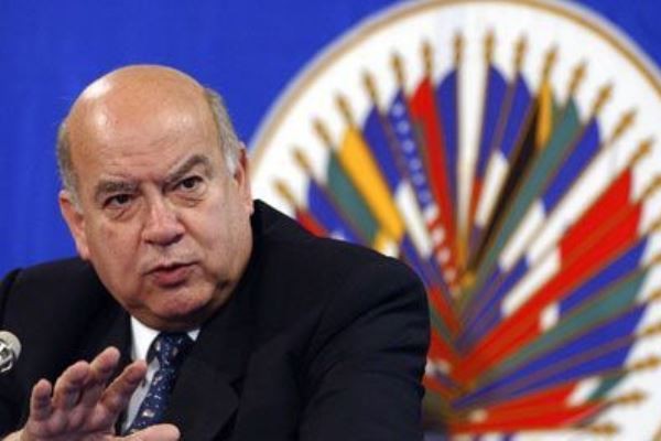 Insulza pide cuidar "a la Presidenta más popular que haya tenido este país"