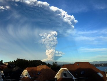 Estado de Excepción Constitucional por volcán Calbuco: FFAA toman el control