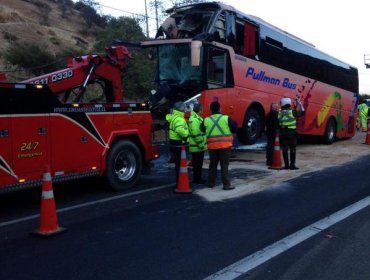 10 personas lesionadas deja colisión entre un bus y un camión en Ruta 68