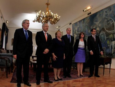 Presidenta Bachelet se reunió con el equipo que defenderá a Chile en La Haya