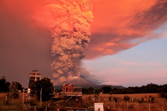 Ministro de Obras Públicas calificó de impacto vial erupción de volcán Calbuco