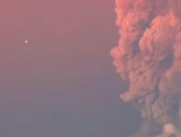 Viral: Captan extraño fenómeno en la erupción del volcán Calbuco