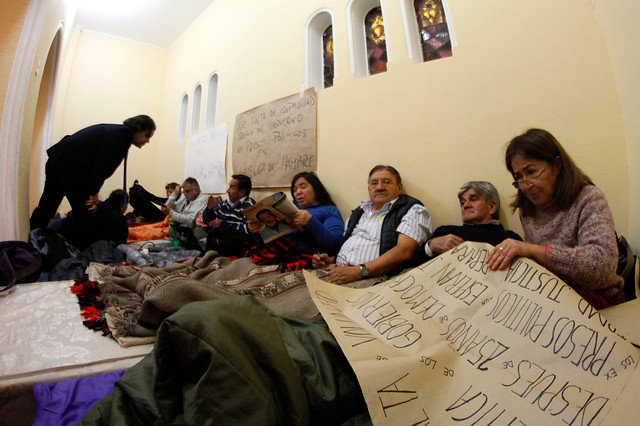 Arzobispo de Concepción no desaloja a ex presos políticos en huelga de hambre