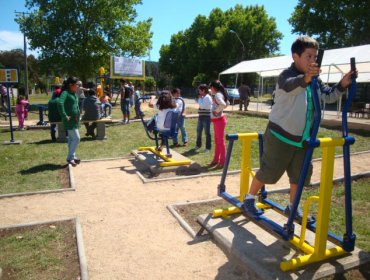 49 comunas de la región beneficiadas con gimnasios al aire libre en sus plazas