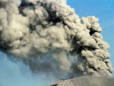 Volcán calbuco: Se mantiene actividad del Calbuco con emisiones y movimientos subterráneos